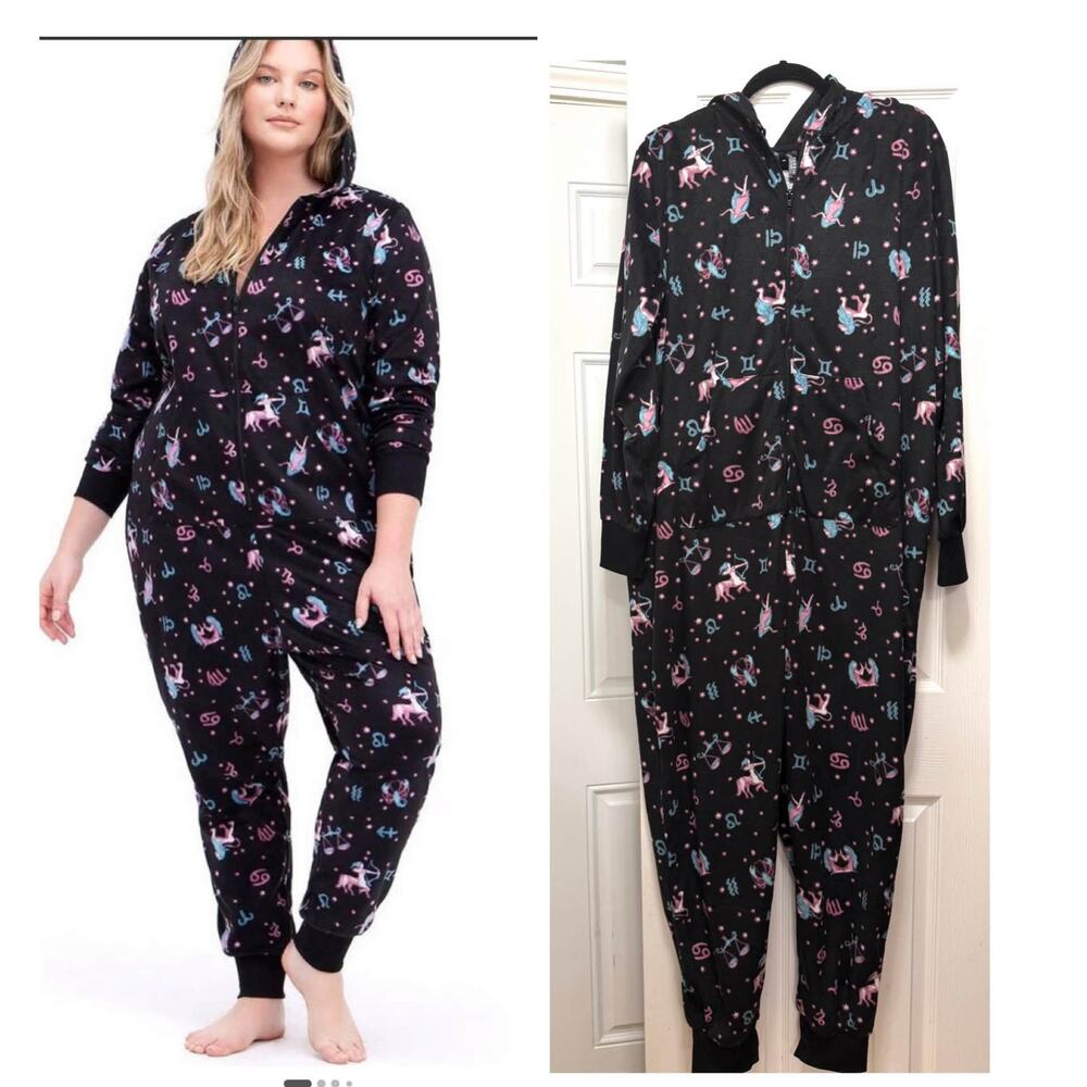 Torrid 1X/2X Fleece Full Length‎ Hooded Zodiac Signs Hooded Union Suit Pajamas